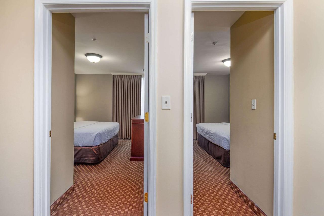 Clarion Collection Hotel Arlington Court Suites Exteriér fotografie