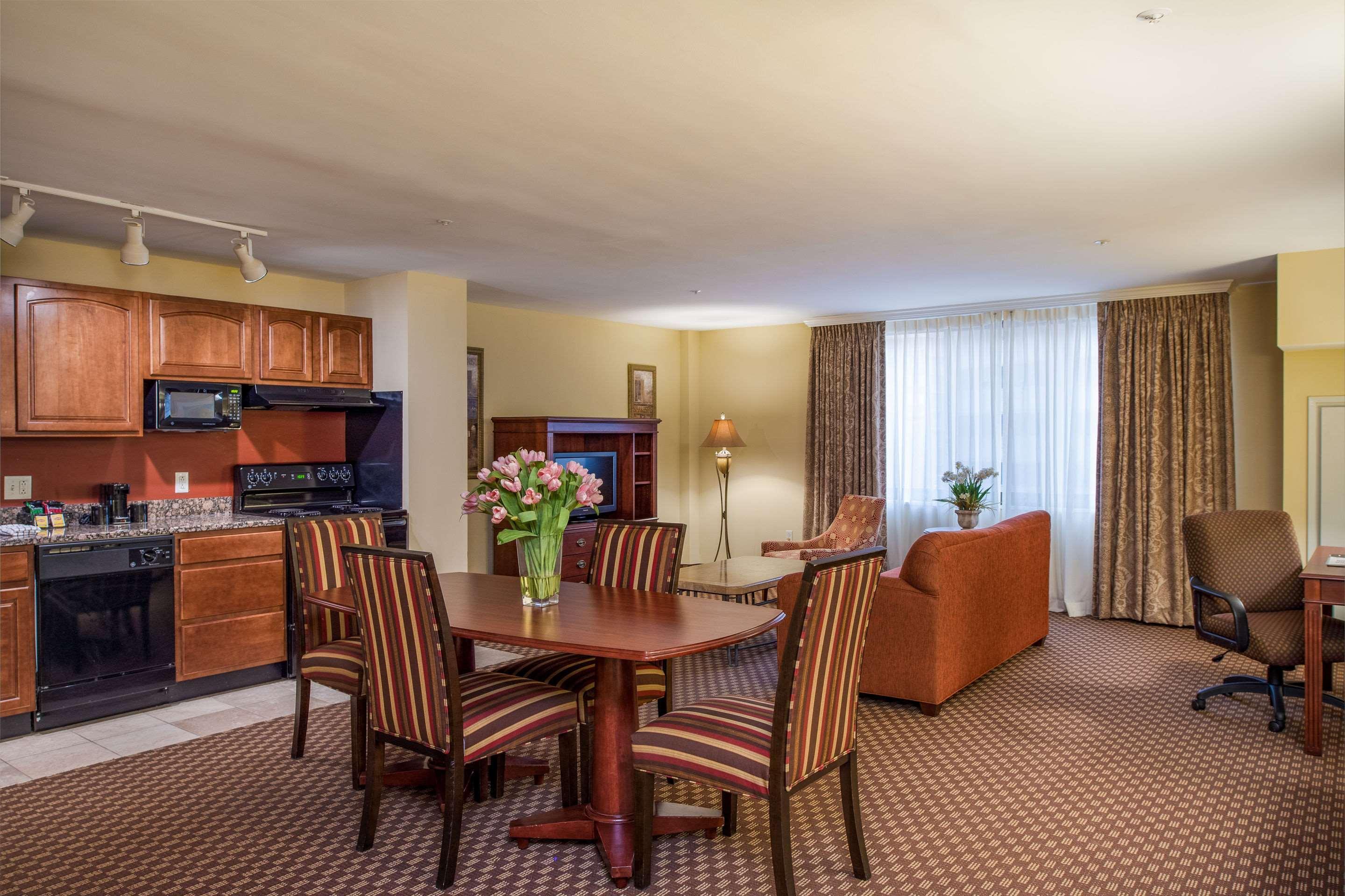 Clarion Collection Hotel Arlington Court Suites Exteriér fotografie