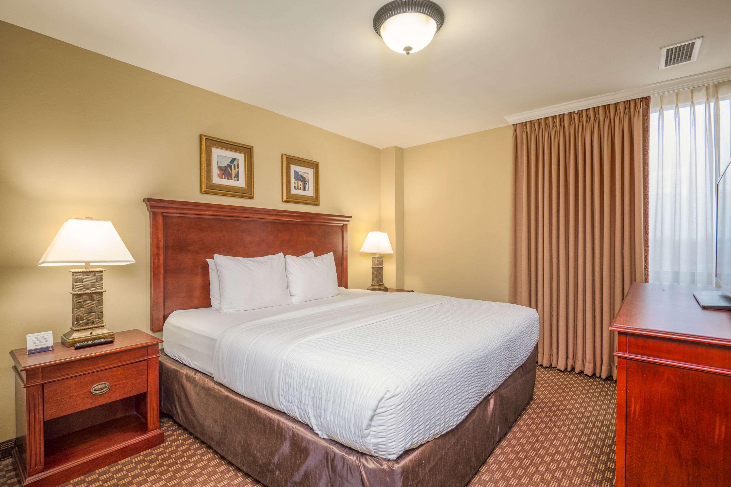 Clarion Collection Hotel Arlington Court Suites Exteriér fotografie