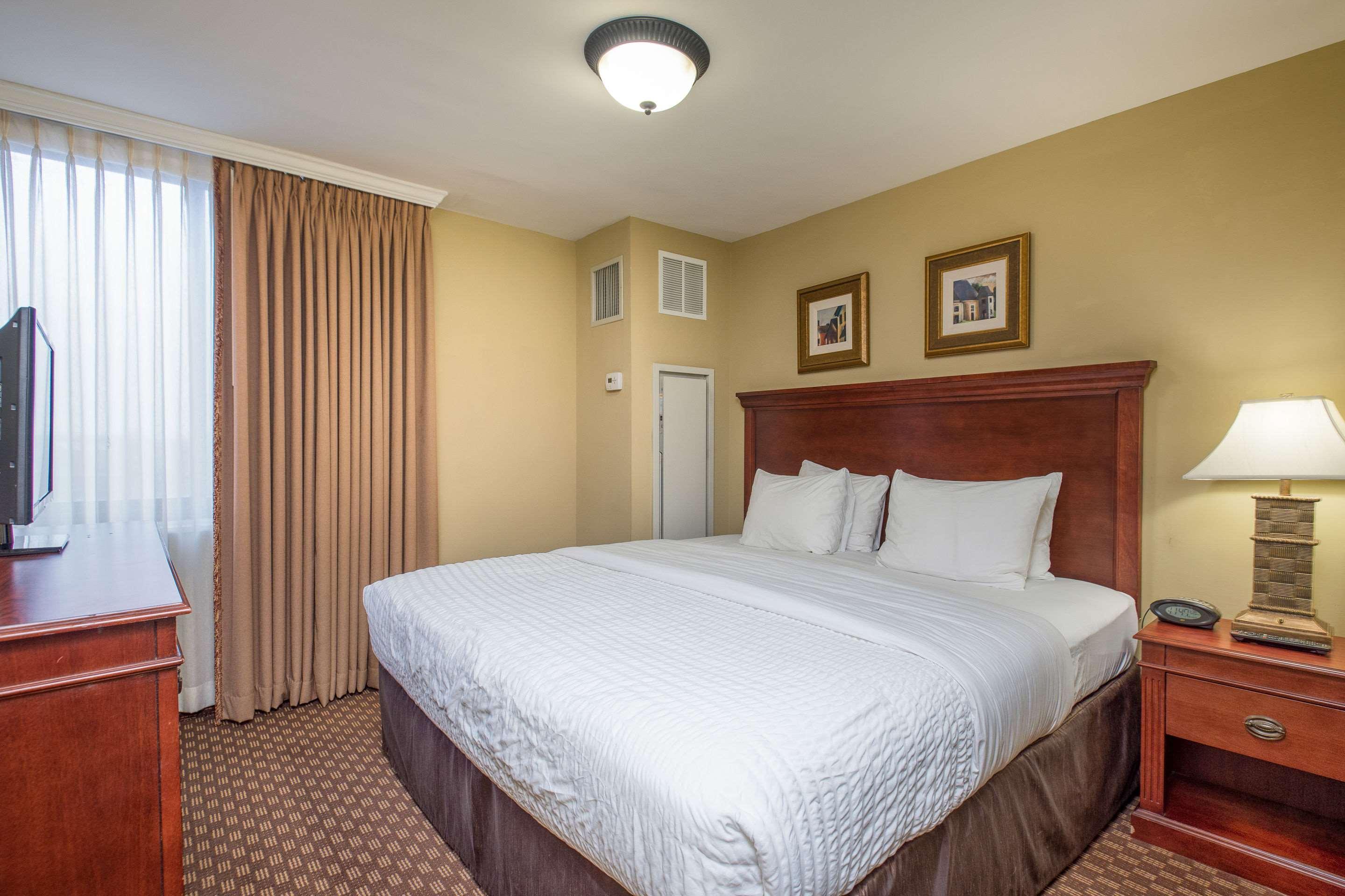 Clarion Collection Hotel Arlington Court Suites Exteriér fotografie