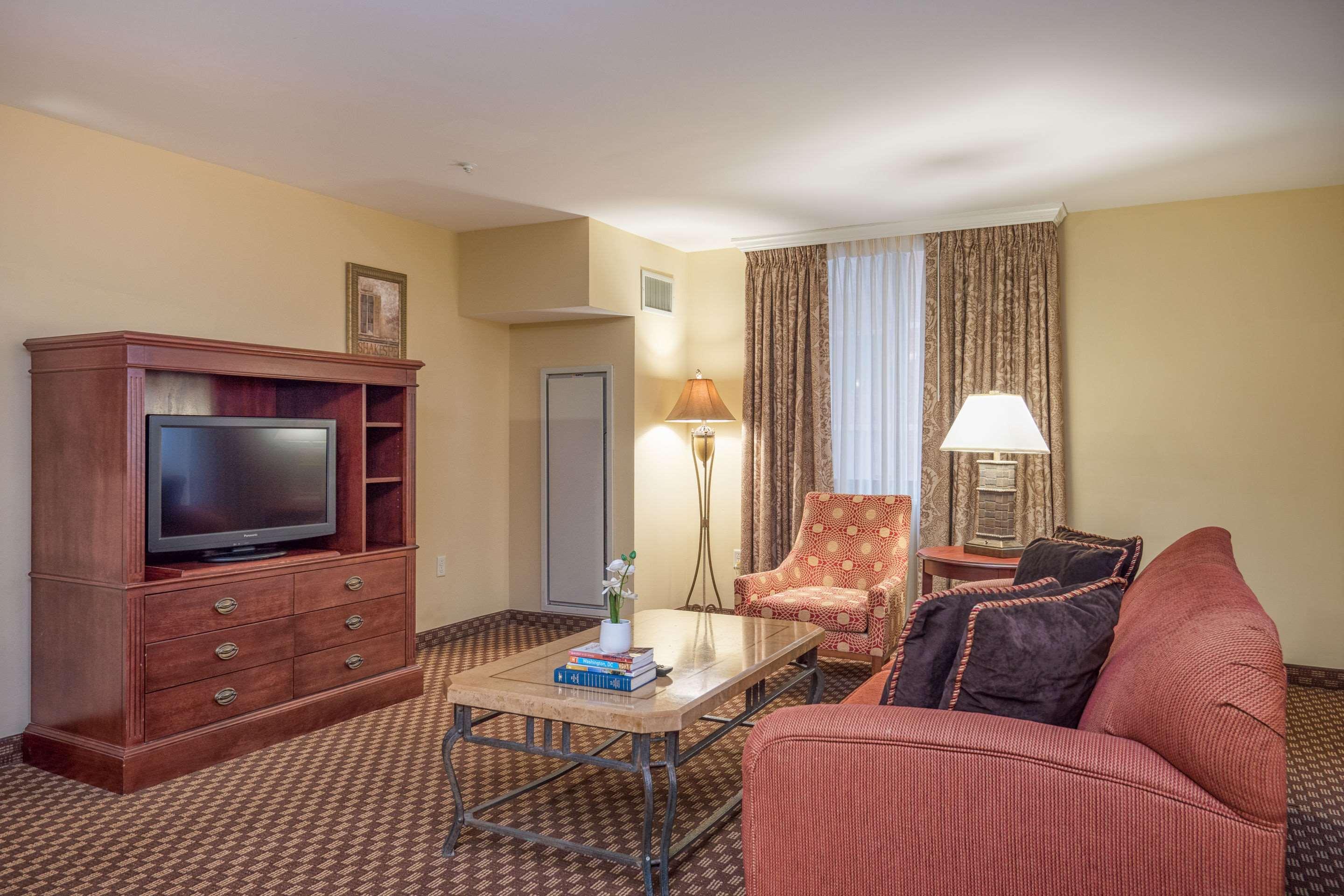 Clarion Collection Hotel Arlington Court Suites Exteriér fotografie